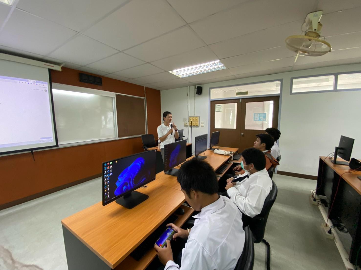 22. คณะเทคโนโลยีอุตสาหกรรม มหาวิทยาลัยราชภัฏกำแพงเพชร จัดโครงการอบรมและพัฒนาทักษะภาษาอังกฤษและมาตรฐานคอมพิวเตอร์ สำหรับนักศึกษาชั้นปีที่ 1